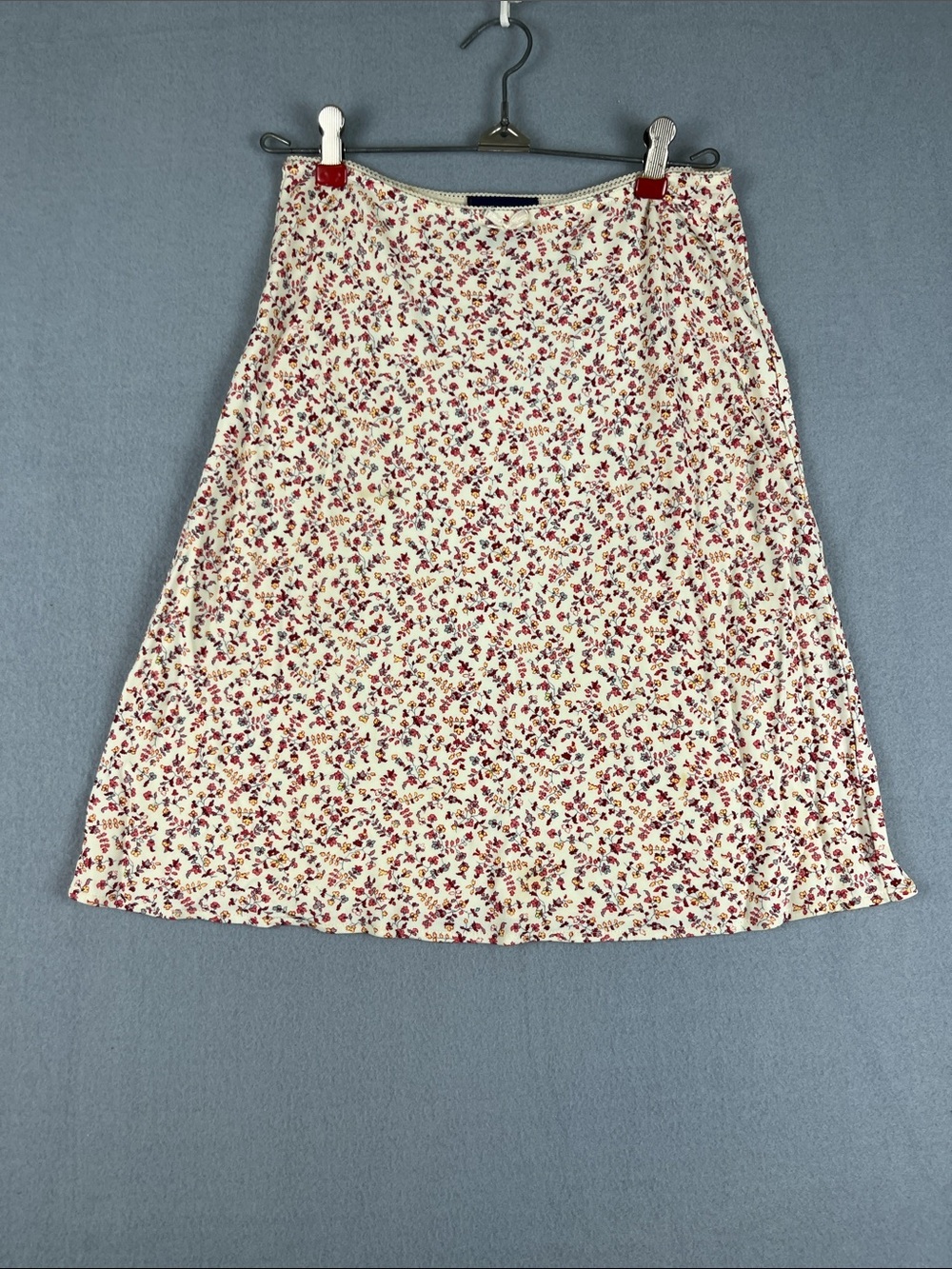 Vintage 90’s The Limited Cream A-Line Skirt with Red Floral Print 
Size: Small